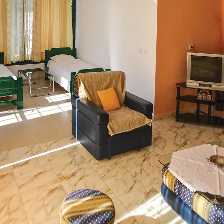 Two-bedroom In クサミル